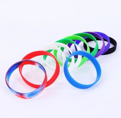Braccialetti della gomma di silicone dei presente, polsini personali del silicone elastici