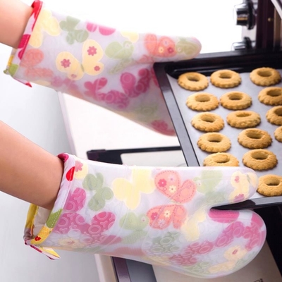 Silicone trasparente che cucina i guanti, modello di farfalla dei guanti di calore del silicone