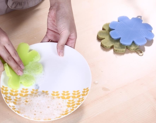 Spugna della spazzola di lavaggio del silicone del commestibile di forma del fiore per i piatti e la frutta di pulizia
