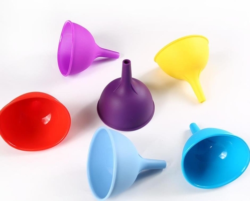 Strumenti standard della cucina dell'imbuto dell'olio siliconico del commestibile dell'imbuto di dimensione di m.