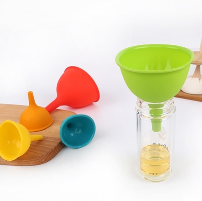 Strumenti standard della cucina dell'imbuto dell'olio siliconico del commestibile dell'imbuto di dimensione di m.