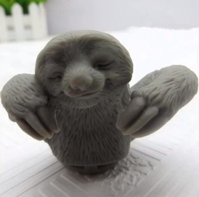 Il bradipo animale ha modellato il infuser grigio BPA del tè del silicone del commestibile di colore libero
