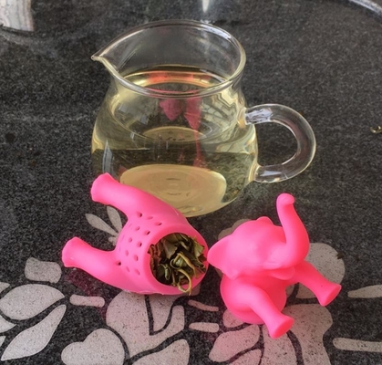 I filtri a forma di animali BPA del tè del silicone del commestibile dell'elefante rosa liberano