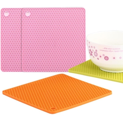 I piccoli strumenti della cucina del silicone del favo hanno placcato 18.2*18.2*0.6cm per il bambino