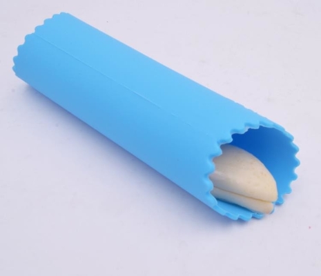 La cucina variopinta del silicone foggia l'operazione facile leggera di Peeler dell'aglio