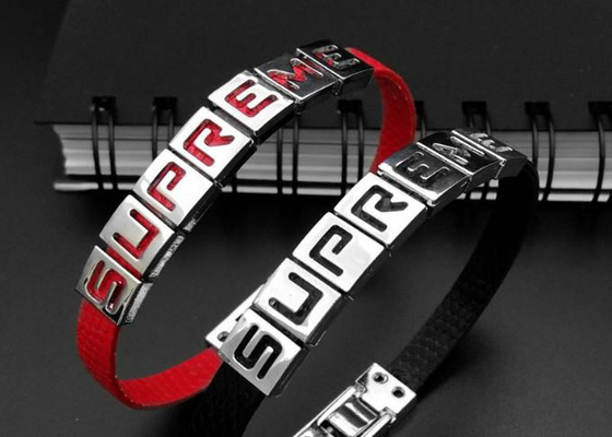 DIY ha personalizzato il polsino A - incanto dei braccialetti del cuoio dell'unità di elaborazione delle lettere dello scorrevole di Z