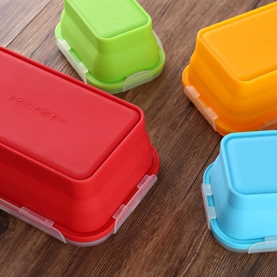 Un insieme della scatola di pranzo pieghevole del silicone di FDA dei contenitori di stoccaggio dell'alimento del silicone 4 per i bambini